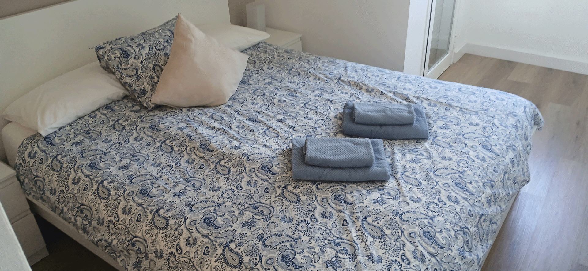 Research.Point SOUTH 1